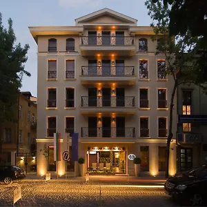 Famous House Otel